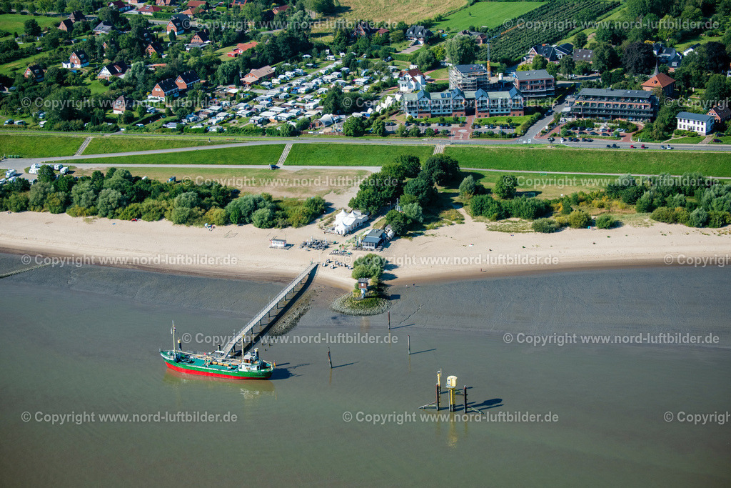 Krautsand_Musemsschiff_Gründiek_ELS_7240130822 | DROCHTERSEN 13.08.2022 Anleger auf Krautsand in Drochtersen mit dem Museumsschiff Gruendiek aus Stade im Bundesland Niedersachsen, Deutschland. // Pier on Krautsand in Drochtersen with the museum ship Gruendiek from Stade in the state Lower Saxony, Germany. Foto: Martin Elsen