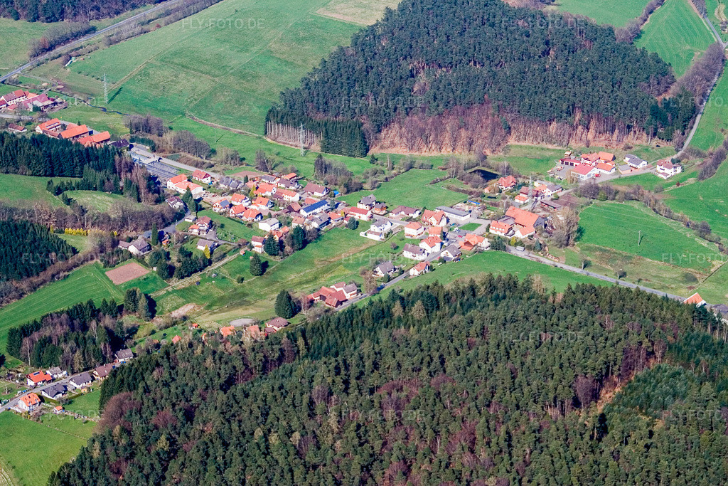 Luftbild: Dorfansicht im Ortsteil Güttersbach in Mossautal im Bundesland Hessen in Deutschland. Foto: IMG_10429.jpg vom 20.04.2008 durch Werner Riehm/FLY-FOTO.de