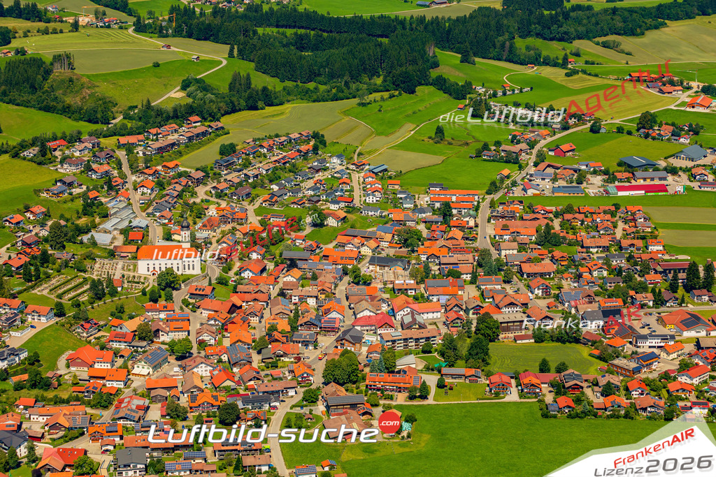 Luftaufnahme von Wertach - Die Luftaufnahme wurde 2025 vom UL-Flugzeug heraus erstellt ( keine Drohne ) - Hochauflösende Luftaufnahme - für professionelle Ausdrucke geeignet. Die Geschenkidee !Mit Lizenz und Bildrechte bestellbar