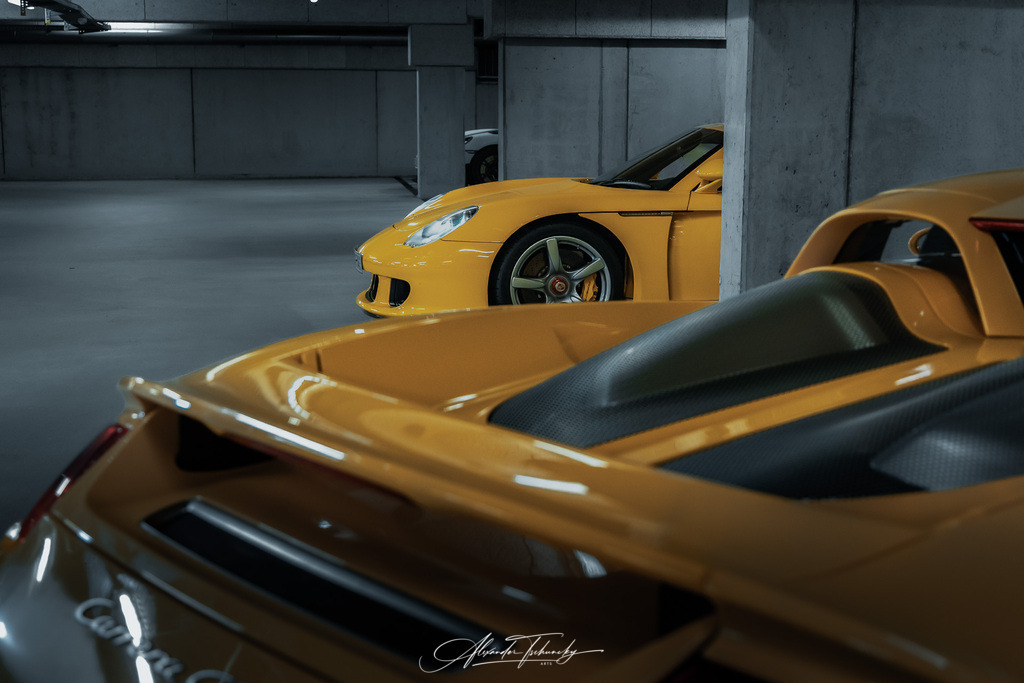 Carrera GT Double Trouble | Entdecken Sie die faszinierende Welt von Alexander Tschuncky Arts: Kreative Fotografie, atemberaubende Automobilkunst und hochwertiger Bilderdruck. Lassen Sie sich inspirieren! - Realisiert mit Pictrs.com
