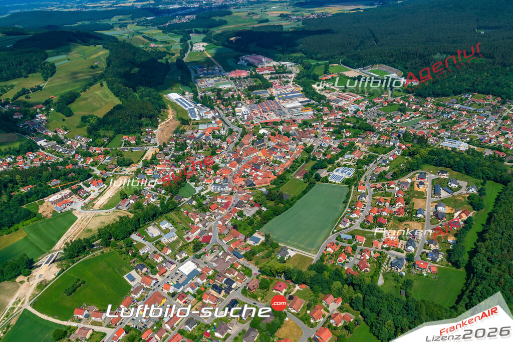 Das Luftbild der Stadt Weismain wurde 2018 vom Flugzeug heraus erstellt (keine Drohne) Aufnahmehöhe ca.400 Meter- hohe Auflösung für beste Druck-Qualität