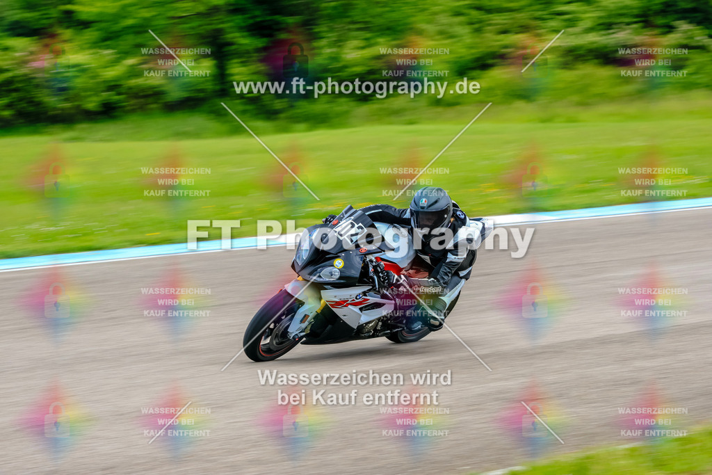 MotoTeam-3377 | Hier findet Ihr Bilder von Touristenfahrten auf der Nürburgring Nordschleife oder von anderen Veranstaltungen die ich besucht habe. Viel Spass beim Durch Schauen 