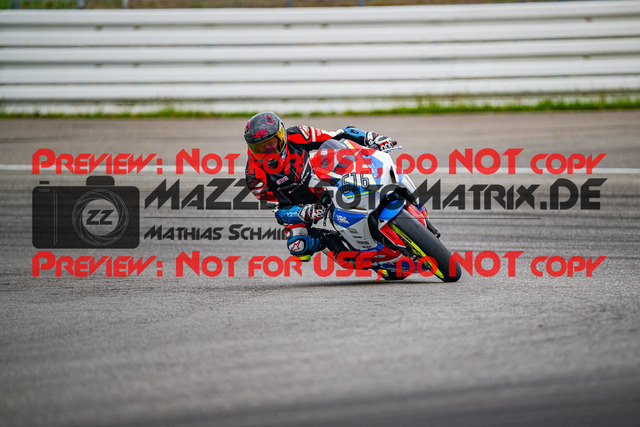 MaZZes_FotoMatrix_240701_6007705_3018 | WEISS