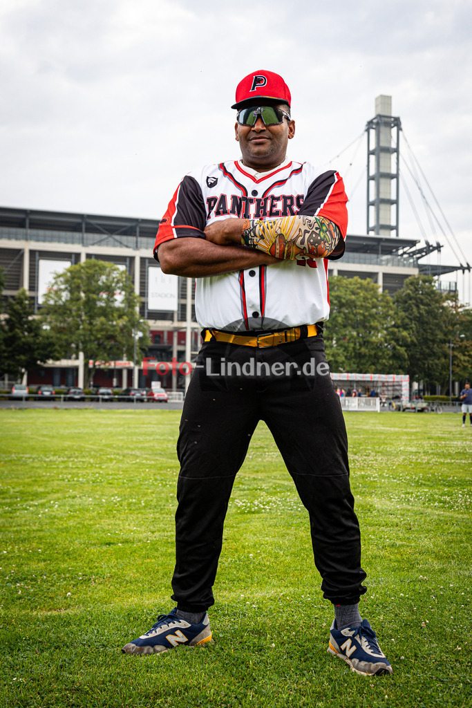 Deutsche Meisterschaft Softball Slowpitch Mixed | Deutsche Meisterschaft Softball Slowpitch Mixed, Deutsche Meisterschaft Softball Slowpitch Mixed, 20240727,Jose Corallo,2024-07-27 in Köln (Jahnwiese Köln), Jose CoralloCopyright: WolfgangxLindner www.foto-lindner.de