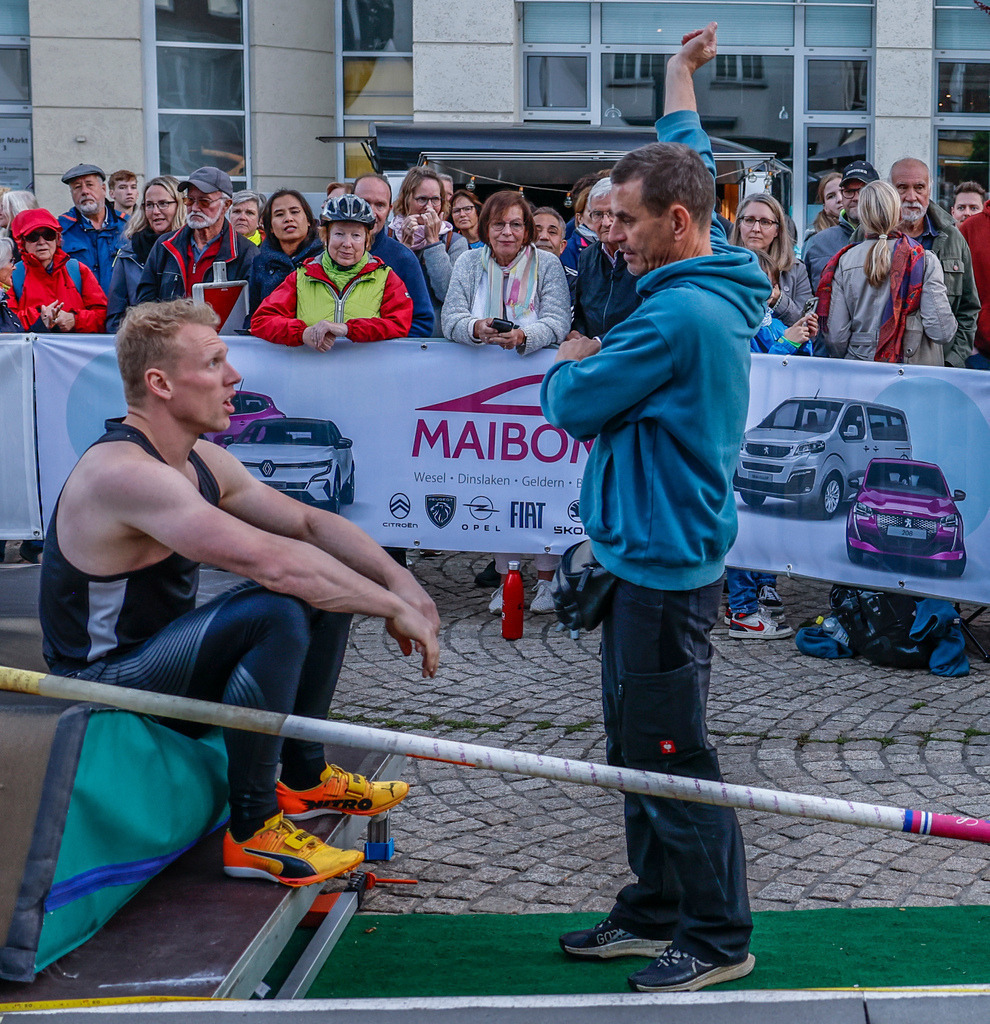 top-top.de 240913-206 | Foto, Video, Fotografie, Videografie, Fotobox, DJ, Discjockey, Musik, Musikbox, Veranstaltung, Photobooth, Amazon, Ebay, Buchtipp, Bestseller, Autor, Verlag, Buch, Wesel, Hamminkeln, NRW, Dinslaken, Rees, Drohne, Hochzeit, Party, Fotobox, Wesel, Fotograf