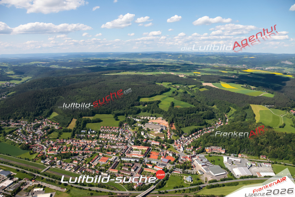 Die Luftaufnahme Plassenburg - Kulmbach wurde vom UL-Flugzeug (keine Drohne) aus fotografiert.Hohe Druck- Auflösung-die Geschenkidee!