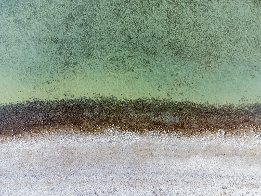 Radolfzellbilder_0340 | Kiesstrand am Seeufer - Realisiert mit Pictrs.com