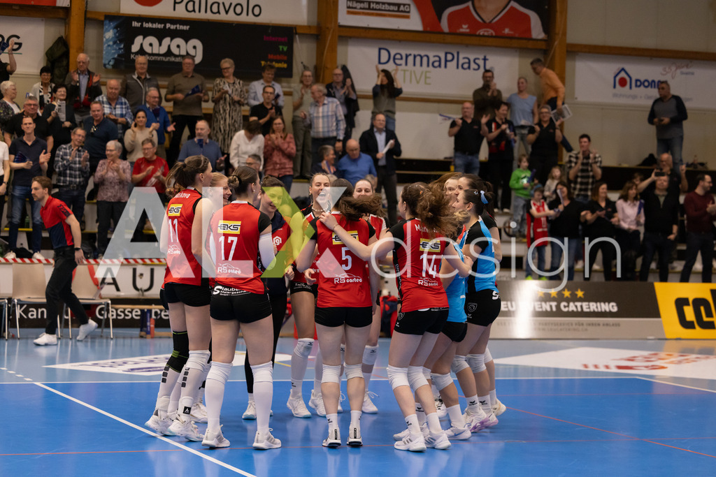 Volleyball I Frauen I Saison 2025-2026 I Volleyball NLA | Women I 1/2 Finals I  VC Kanti Schaffhausen - Sm'Aesch Pfeffingen I 07.03.2026 | VC Kanti Schaffhausen Jubel - Realisiert mit Pictrs.com