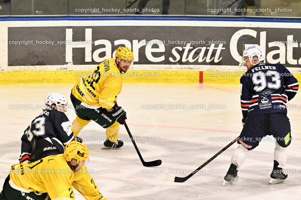 ATSE Graz vs. EHC Lustenau | #32 Stefan Daniel EHC Lustenau, #93 Fellner Sebastian ATSE Graz, ATSE Graz vs. EHC Lustenau, ATSE Graz vs. EHC Lustenau am 14.02.2026 in Graz (Merkur Eishalle ), Austria, (Photo by Bernd Stefan)