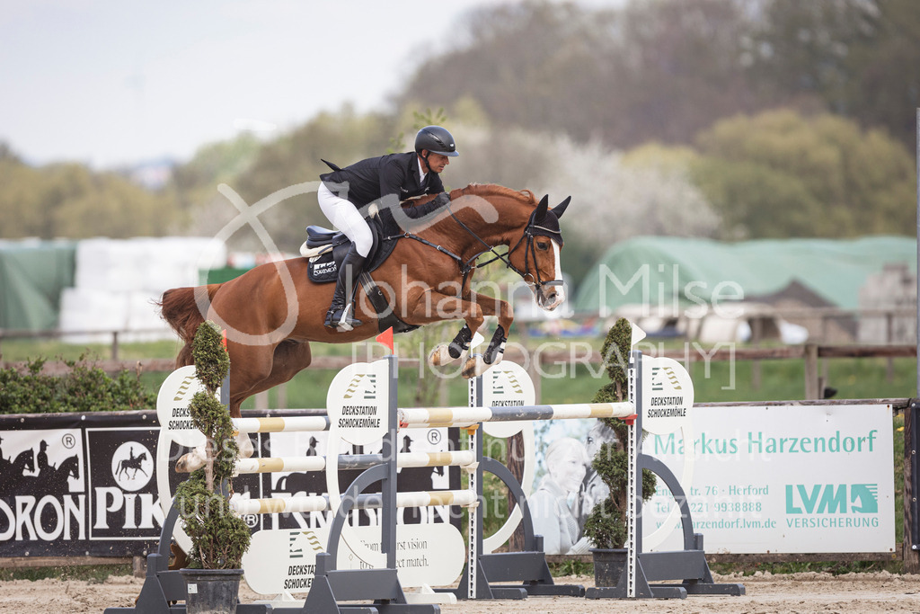 250416_M2-Springen-447 | Deine schönsten Turniermomente als professionelle Fotos! Entdecke hochwertige Pferdesport-Fotografie im Online-Shop. Jetzt Fotos finden & bestellen!