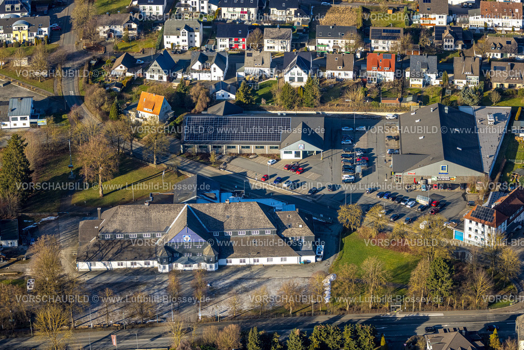 Brilon260104560 | Luftbild, Schützenhalle St. Hubertus Schützenbruderschaft und Einkaufsplatz mit Aldi Supermarkt und Edeka Boxberger Supermarkt, Brilon, Sauerland, Nordrhein-Westfalen, Deutschland