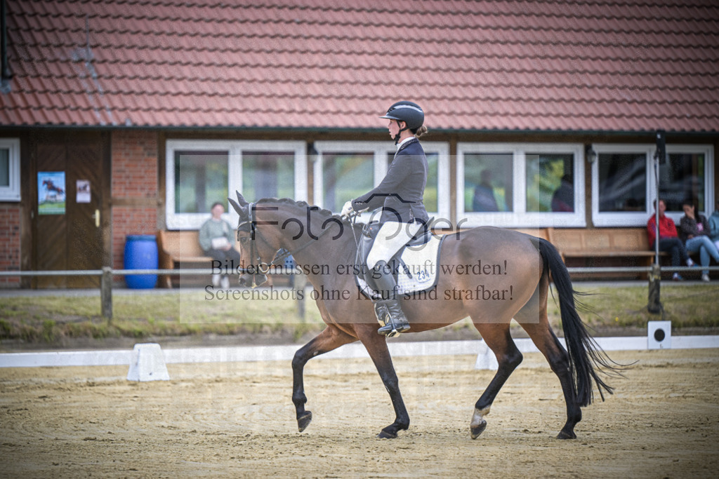 DOS_5792 | Entdecke hochwertige Reitturnierfotos von Foto Oger. Professionell, emotional und authentisch – jetzt Lieblingsmomente im Shop bestellen.Deutschlandweite Turnierfotografie. - Realisiert mit Pictrs.com