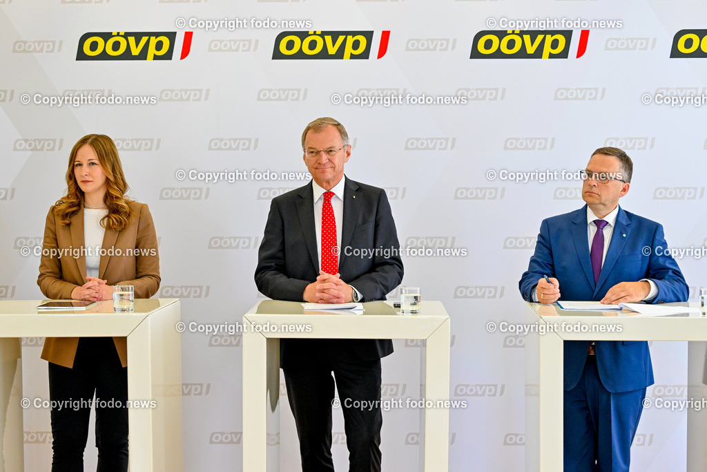 Pressekonferenz OeVP Oberoesterreich_ OOeVP-Kandidatenteam für die Nationalratswahl 2024_ 01.07.2024-20 | 01.07.2024, Linz, AUT, Pressekonferenz OeVP Oberoesterreich, OOeVP-Kandidatenteam für die Nationalratswahl - Stark fuer Oberoesterreichs Interessen, im Bild Claudia Plakolm (VP, Staatssekretaerin im Bundeskanzleramt fuer Jugendangelegenheiten und Zivildienstagenden), LH Thomas Stelzer (VP, Landeshauptmann Ooe), August Woeginger (VP, Klubobmann OeVP Parlamentsklub) 