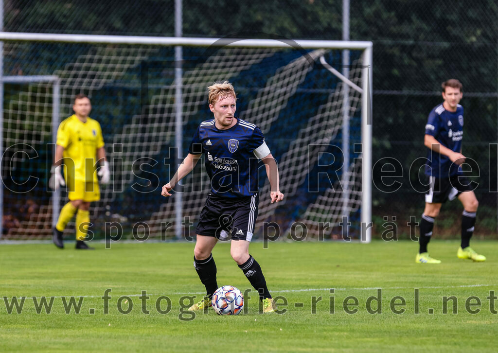 2023-07-28_036_FC_Eitting_gegen_FC_Moosburg | Eitting, Deutschland, 28.07.2023:
Fußball, Kreisliga 2023 / 2024, 1. Spieltag, FC Eitting gegen FC Moosburg, Endergebnis: 1:1

Matthias Hilz (FC Moosburg, #14)

Foto: Christian Riedel / fotografie-riedel.net