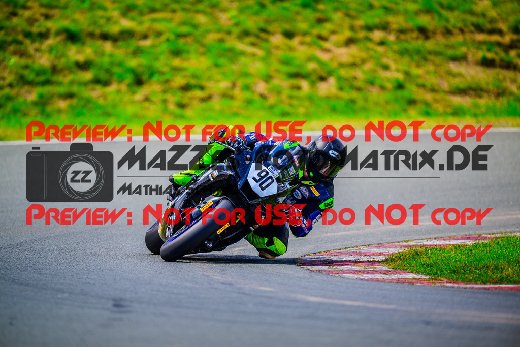 MaZZes_FotoMatrix_240728_6007705_6419 | STK