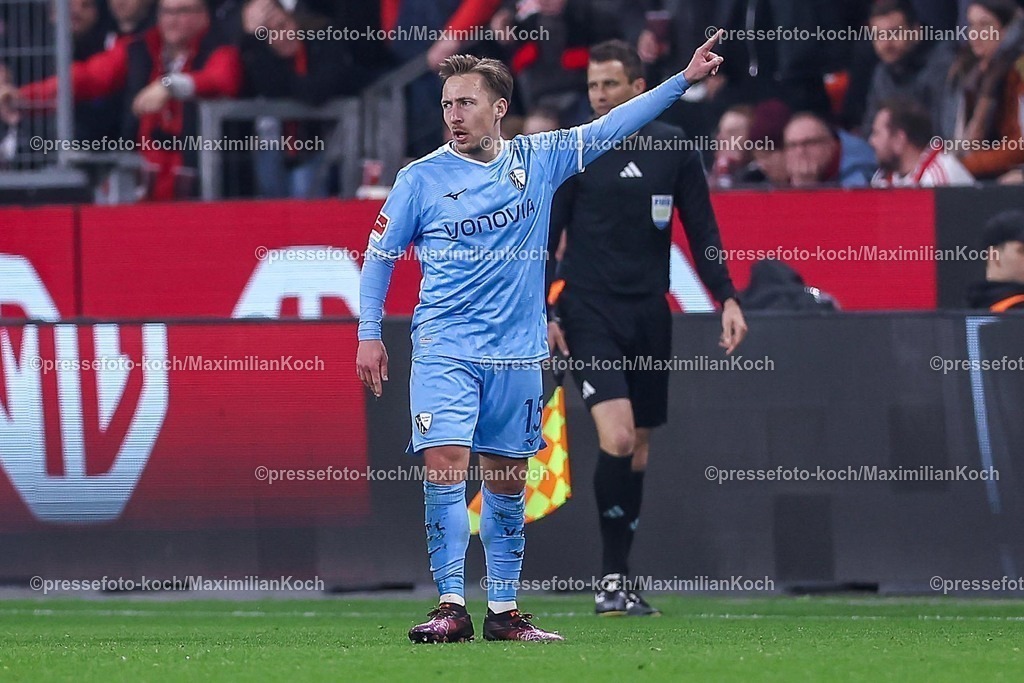 B0428032501025 | 28.03.2025, Fußball, Bayer 04 Leverkusen - VfL Bochum, 1. Fußball Bundesliga, 27. Spieltag, BayArena, Saison 2024 2025: Torjubel nach dem Tor zum 1:1 Ausgleich durch Torschütze Felix Passlack (VfL Bochum #15) DFB regulations prohibit any use of photographs as image sequences and or quasi-video.