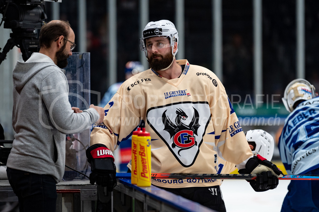Swiss National League: Semifinals Game 4: ZSC Lions - Fribourg-Gotteron | 14.04.2022, Zürich, Hallenstadion, Swiss National League: Semifinals Game 4: ZSC Lions - Fribourg-Gotteron, #12 Adrien Lauper (Fribourg). - Realisiert mit Pictrs.com