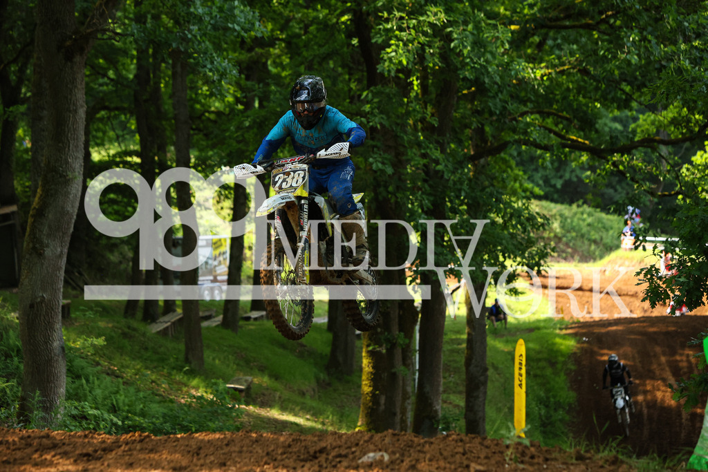 5E6A3567 | 989 MEDIAWORK