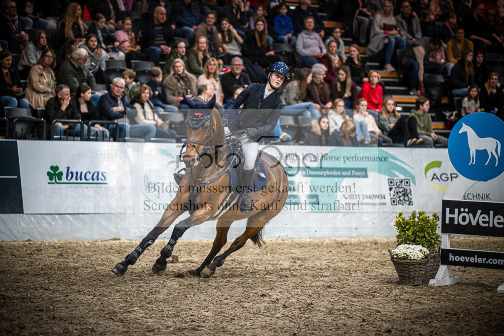 DOS_0395 | Entdecke hochwertige Reitturnierfotos von Foto Oger. Professionell, emotional und authentisch – jetzt Lieblingsmomente im Shop bestellen.Deutschlandweite Turnierfotografie. - Realisiert mit Pictrs.com