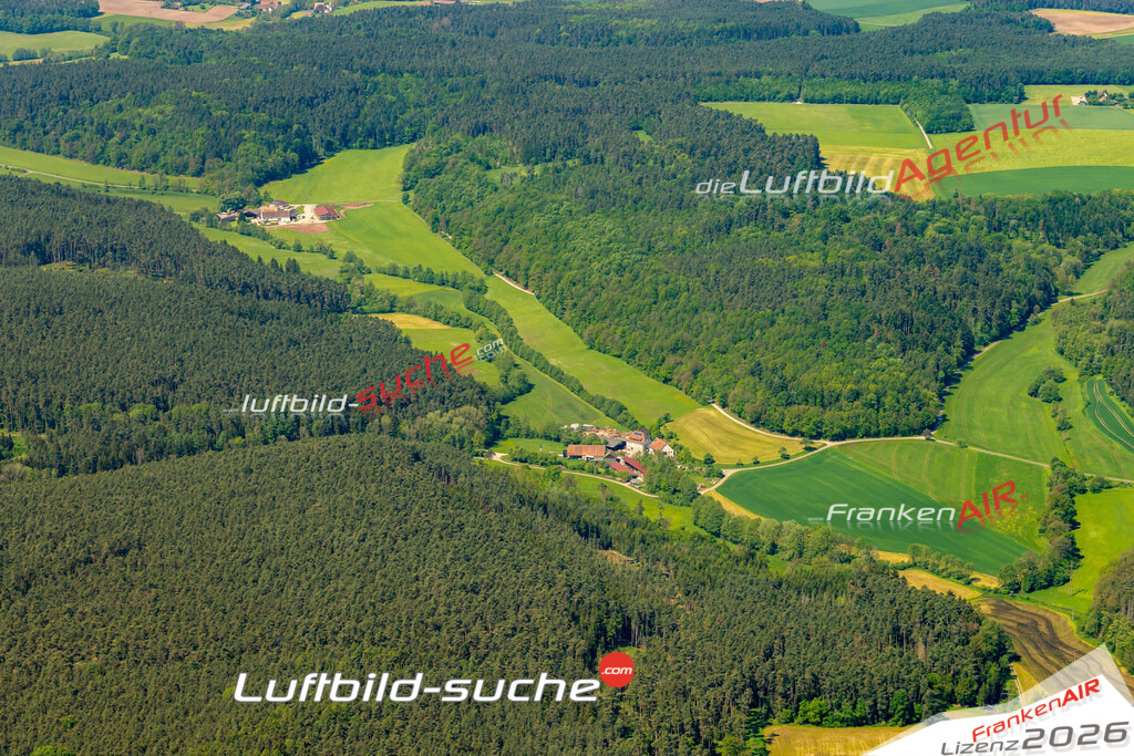 Das Luftbild zeigt : Neuschauerberg Emskirchen - Die Luftaufnahme wurde 2024 vom UL-Flugzeug aus erstellt ( keine Drohne ) - Hochauflösende Luftaufnahme - Für grossformatige Ausdrucke geeignet. Die Geschenkidee !Mit Lizenz und Bildrechte bestellbar