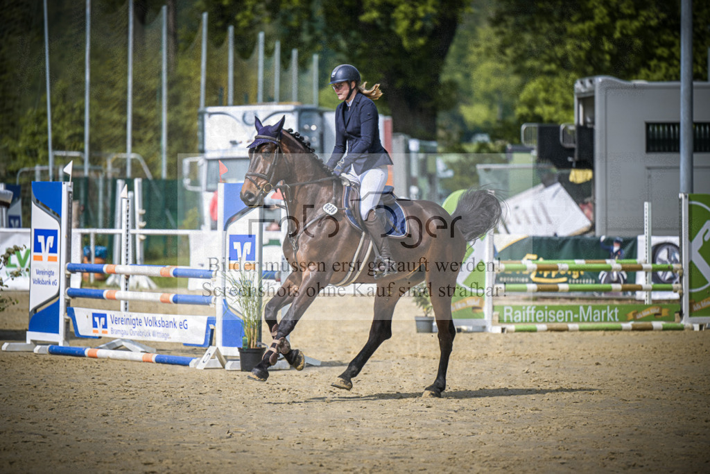 DOS_6757 | Entdecke hochwertige Reitturnierfotos von Foto Oger. Professionell, emotional und authentisch – jetzt Lieblingsmomente im Shop bestellen.Deutschlandweite Turnierfotografie. - Realisiert mit Pictrs.com
