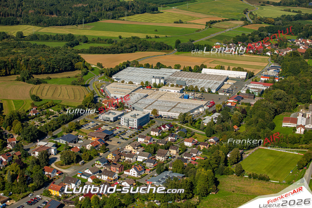 Das Luftbild zeigt :  Kasendorf - Die Luftaufnahme wurde 2023 vom UL-Flugzeug aus erstellt ( keine Drohne ) - Hochauflösende Luftaufnahme - Für grossformatige Ausdrucke geeignet. Die Geschenkidee !Mit Lizenz und Bildrechte bestellbar