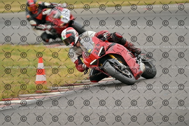 25bt05-1499 | markuskiefer.com - Realisiert mit Pictrs.com