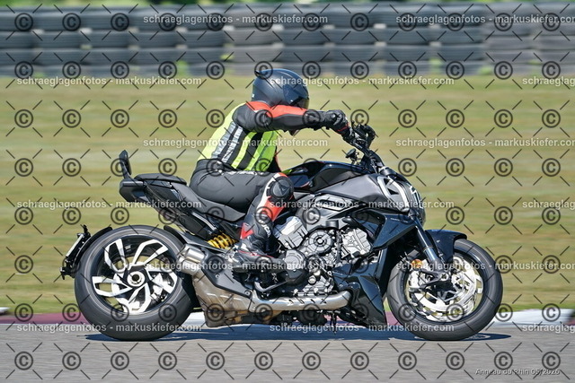 26BT01-0534 | 112 - Realisiert mit Pictrs.com