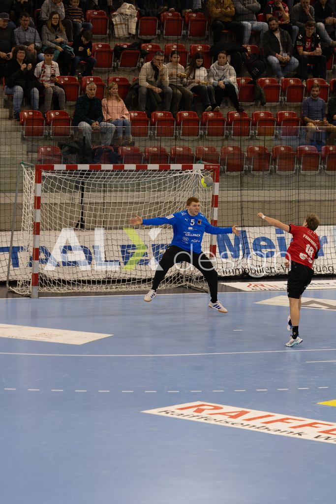 Handballen I Herren I Saison 2025-2026 I Quickline Handball League 2026 | Men I 18. Spieltag I Pfade Winterthur - Kadetten Schaffhausen I 20.12.2025 | 18 Daniel Parkhomenko (Pfadi Winterthur) – Rückraum rechts - Realisiert mit Pictrs.com