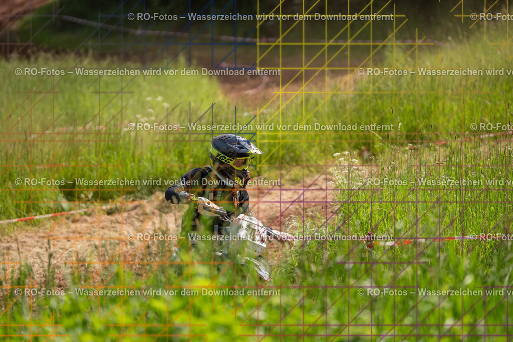 Wolfshausen 4 Lauf -1445 | Sportfotografie von RO-Fotos: Motorsport, Motocross, Enduro, Laufveranstaltungen und Triathlon. Professionelle Fotos von Sportlern und Events. - Realisiert mit Pictrs.com