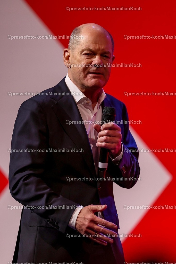 SPD21022502266 | 21.02.2025, Wahlkampfveranstaltung SPD,  Abschlusskundgebung der Sozialdemokratische Partei Deutschlands vor den Bundestagswahlen, Westfalenhalle Dortmund. Im Bild: Bundeskanzler der Bundesrepublik Deutschland und Spitzenkandidat der SPD - Olaf Scholz (SPD)