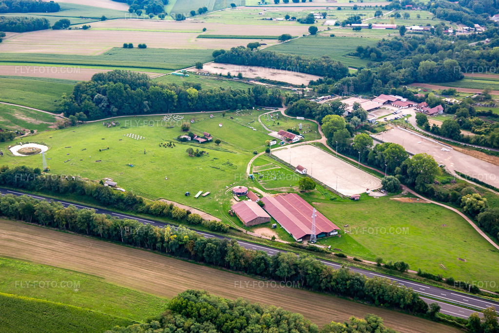 Aerial view: Harras De La Née in Mothern in the state Bas-Rhin, France.Photo: IMG_137740.jpg taken on 08/12/2023 by Werner Riehm/FLY-FOTO.comResolution of the original: 5089 x 3393 px