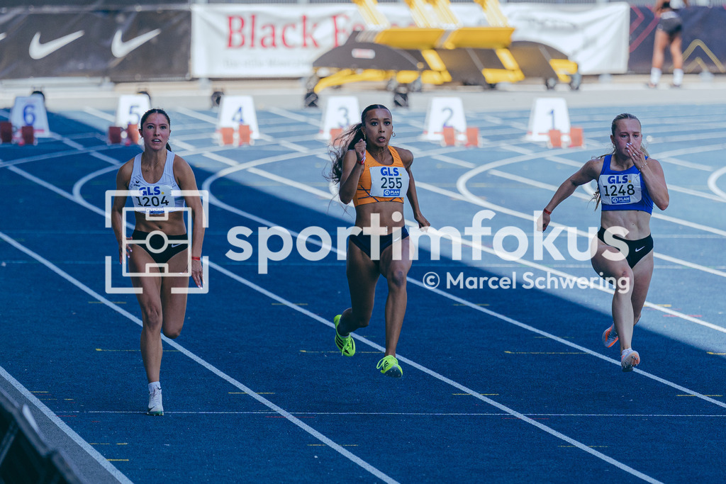 Deutsche Meisterschaften U20 / U16 2026 | Helena Allegra Bendig, TuS Lichterfelde, 255,  Luisa Jose, SV GO! Saar 05, 1204, Anna Sophie Pech, LAC Erdgas Chemnitz, 1248, 100-Meter-Lauf, Deutsche Meisterschaften der U20 &amp; U16 2026, Lohrheidestadion Bochum-Wattenscheid, 11.07.2026. Foto: Marcel Schwering / sportimfokus - Realisiert mit Pictrs.com