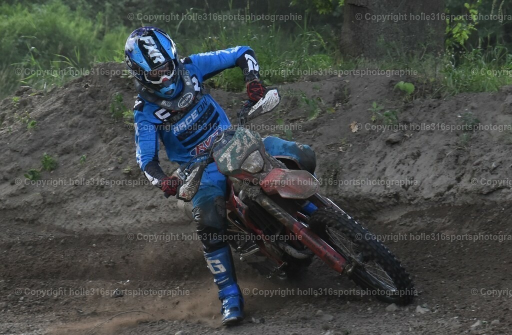 DSC_0356 (2) | Sportfotografie , Motorsport, Motoross, Reitsport, Mointainbike, Enduro,
Landschaft , Outdoor, Eventfotografie, Landschaft, Bilder online bestellen - Realisiert mit Pictrs.com