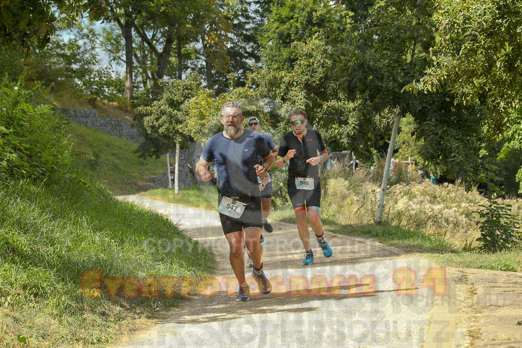 250824_1411_EX1_5306 | Sportfotografie im Rhein-Sieg Kreis, Köln, Bonn, NRW, Rheinland Pfalz, Hessen, etc. Unser Tätigkeitsfeld umfasst den Laufsport vom Volkslauf über den Marathon, Duathlon, Triathon bis zum Ultralauf wie Kölnpfad Ultra oder Schindertrail.
