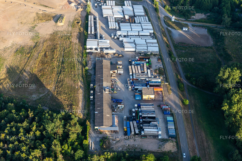 HeKa Herzog GmbH http://www.heka.de/ | Luftbild: HeKa Herzog GmbH http://www.heka.de/ im Ortsteil Neudorf in Graben-Neudorf im Bundesland Baden-Württemberg in Deutschland. Foto: IMG_133513.jpg vom 12.07.2022 durch ©2025 Werner Riehm fly-foto.de/copyright - Realisiert mit Pictrs.com