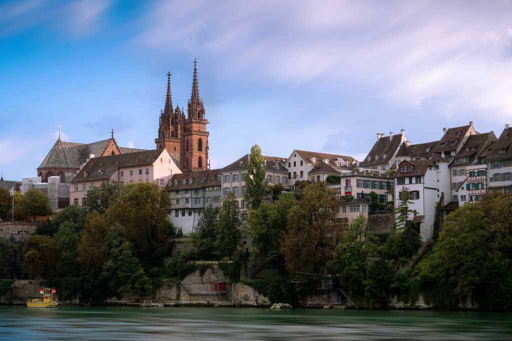 Basler Münster | colour, farbig - Realisiert mit Pictrs.com