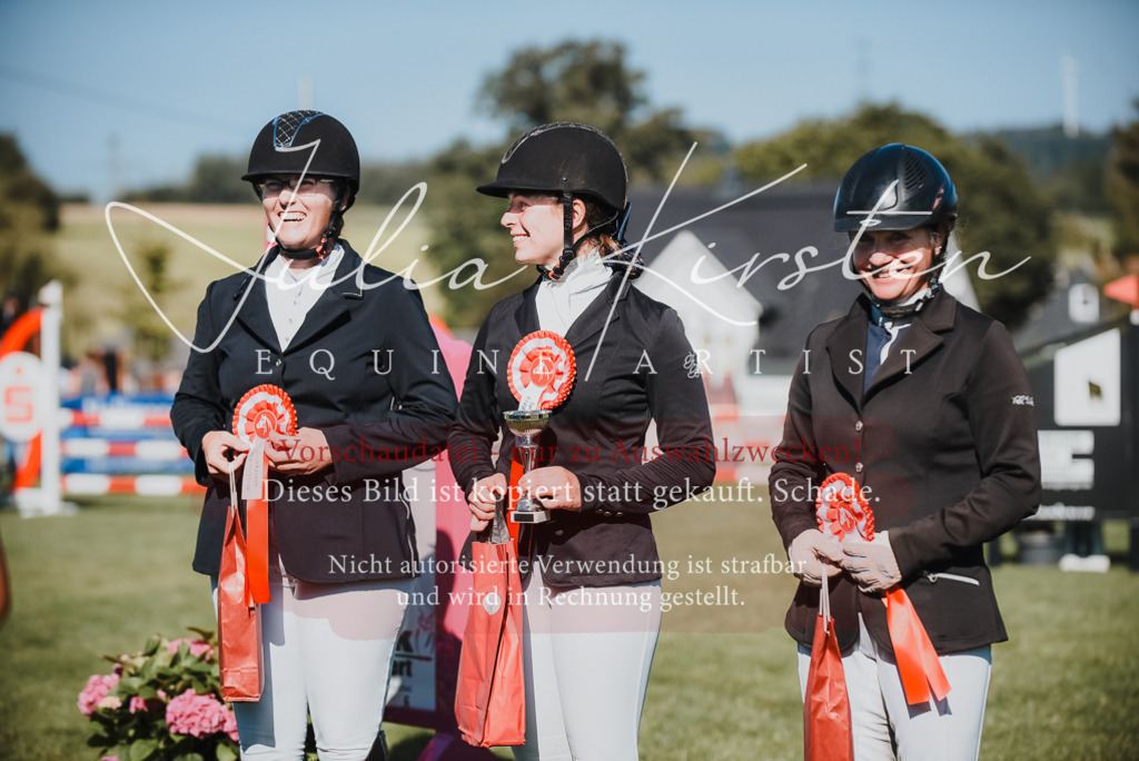 DSC_2336 | Pferde- und Turnierfotografie in Westsachsen. Pferdeportraits, Auftragszeichnungen und intuitive Kunst.