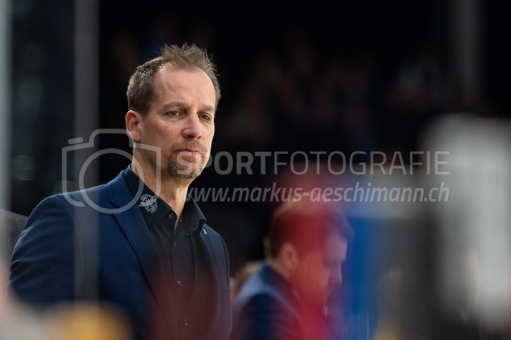 Playoffs: ZSC Lions - EHC Biel-Bienne | 04.04.2022, Zurich, Hallenstadion, Playoffs: ZSC Lions - EHC Biel-Bienne, Trainer Antti Törmänen (Biel). - Realisiert mit Pictrs.com