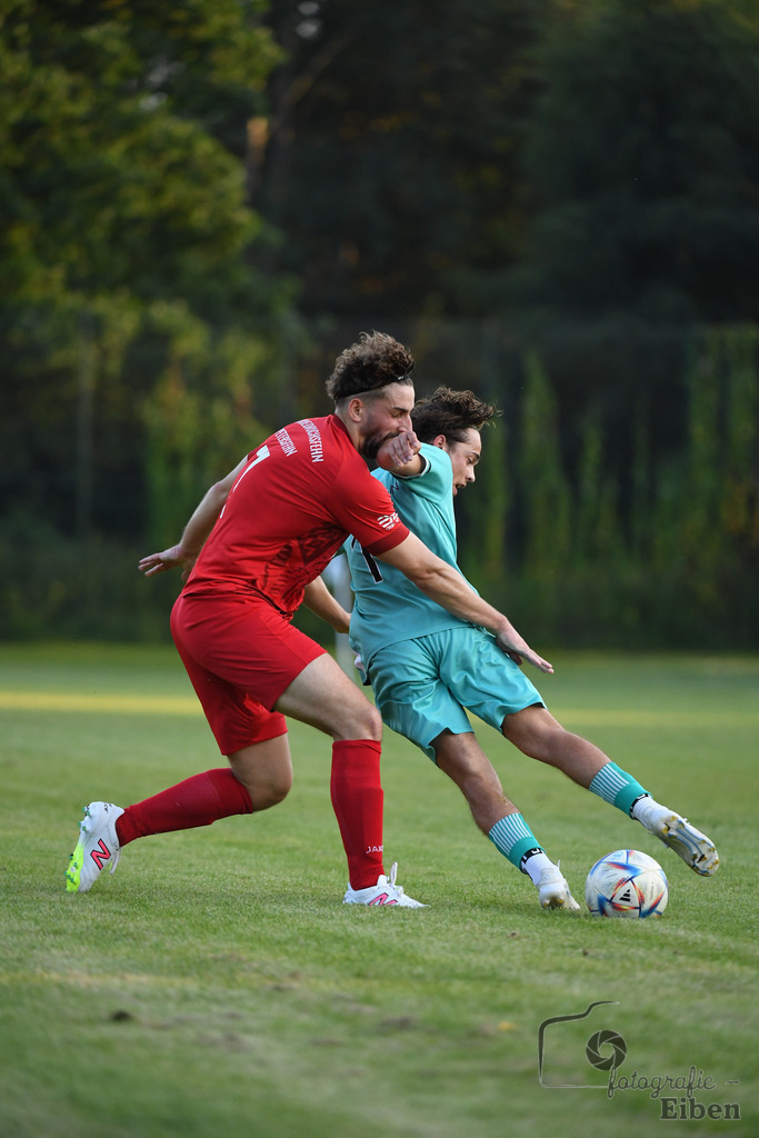 TuS Eversten-SG FriPe | Herren Kreisliga; TuS Eversten (mint)-SG FriPe (rot) am 15.08.2025 in Oldenburg (Sportanlage TuS Eversten), Photo: Philip Eiben 2025 - Realisiert mit Pictrs.com