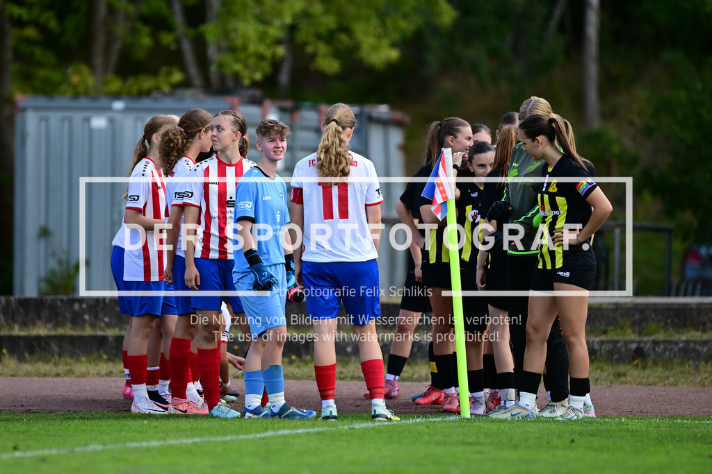 Fußball I Juniorinnen I Saison 2025-2026 I Oberliga Niedersachsen I 2. Spieltag I FC Rosengarten - ATSV Scharmbeckstotel I 15842 | Der Sportfotograf. - Realisiert mit Pictrs.com