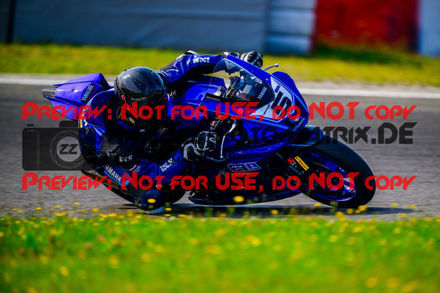 MaZZes_FotoMatrix_240831_6007705_7217 | R7