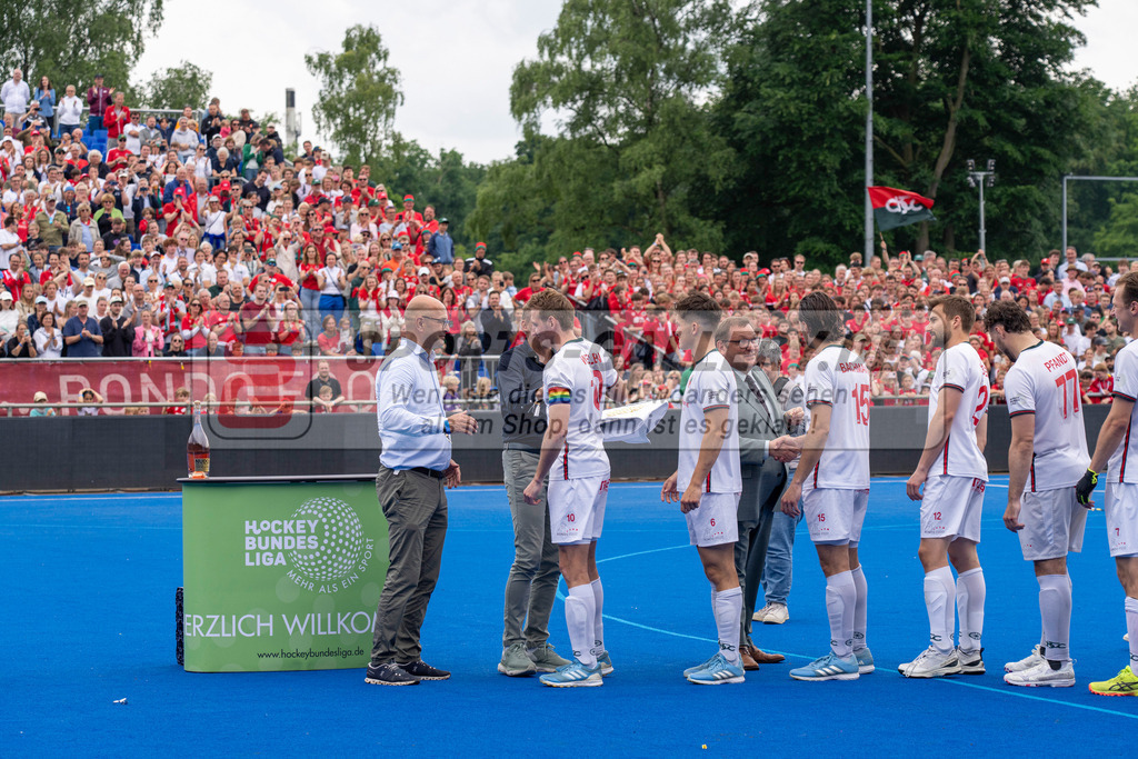 Final4_20250601-1528-HK108810 | Krefeld, Deutschland, 01.06.2025:  Feldhockey Final4 2025 – „Deutsche Feldhockey-Meisterschaften 2025“ Crefelder HTC - Rot-Weiss Köln (Finale Herren) im Gerd-Wellen-Hockeyanlage am 01.06.2025 in Krefeld, Deutschland. (Foto von Kramhöller/Fehrmann/Kaste)Krefeld, Germany, 01.06.2025: Feldhockey Final4 2025 – „Deutsche Feldhockey-Meisterschaften 2025“ Harvestehuder HTC - Düsseldorfer HC (Finale Damen) in Gerd-Wellen-Hockeyanlage at 01.06.2025 in Krefeld, Deutschland. (Foto from Kramhöller/Fehrmann/Kaste)