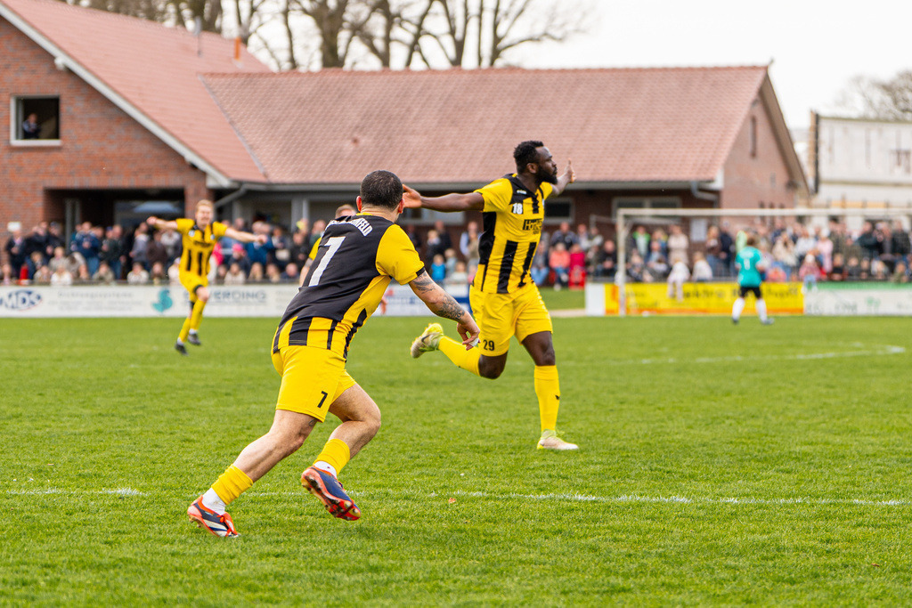 Fußball I Herren I Saison 2025-2026 I Kreisliga VEC I 22. Spieltag I SC SW Bakum - SV Falke Steinfeld I 23540 | jns.sportfotos - Realisiert mit Pictrs.com
