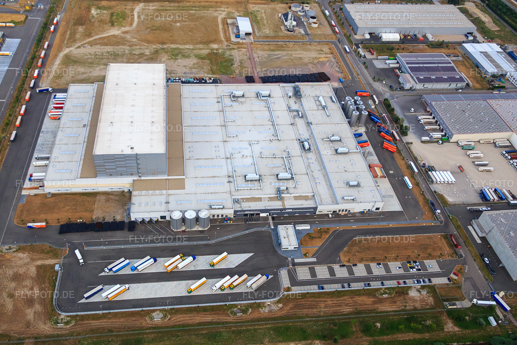Luftbild: Pfälzer Erfrischungsgetränke GmbH in Wörth am Rhein im Bundesland Rheinland-Pfalz in Deutschland. Foto: IMG_083769.jpg vom 24.07.2015 durch Werner Riehm/FLY-FOTO.deMEG Gruppe - MEG Gruppe