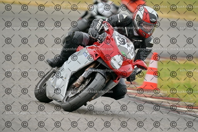 25bt05-0582 | markuskiefer.com - Realisiert mit Pictrs.com