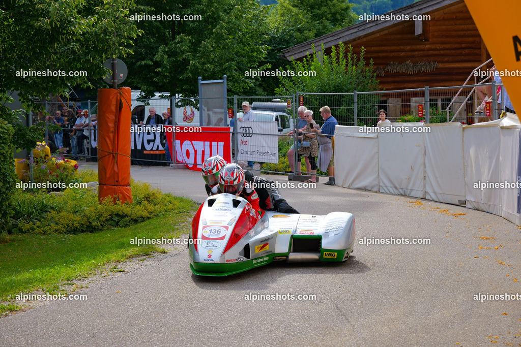 P1025680 | Erleben Sie atemberaubende, hochqualitative Fotos Ihrer Fahrt entlang der malerischen Alpenstraßen. Besuchen Sie alpineshots.com, um professionelle Aufnahmen Ihrer unvergesslichen Reise zu finden und zu kaufen - Realisiert mit Pictrs.com
