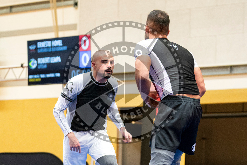 20231118PBB13359 | Fighters compete during the AJP Tour 600 Frankfurt Championship in Frankfurt/Main, Germany, on November 18, 2023.
