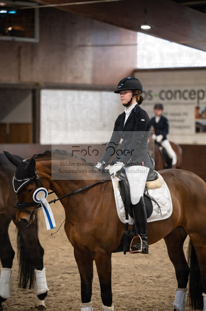 Hallenreittunier Voxtrup 2023 | Entdecke hochwertige Reitturnierfotos von Foto Oger. Professionell, emotional und authentisch – jetzt Lieblingsmomente im Shop bestellen.Deutschlandweite Turnierfotografie. - Realisiert mit Pictrs.com