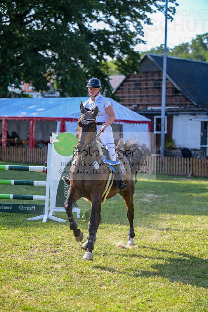 Reitturnier Voxtrup | Entdecke hochwertige Reitturnierfotos von Foto Oger. Professionell, emotional und authentisch – jetzt Lieblingsmomente im Shop bestellen.Deutschlandweite Turnierfotografie. - Realisiert mit Pictrs.com